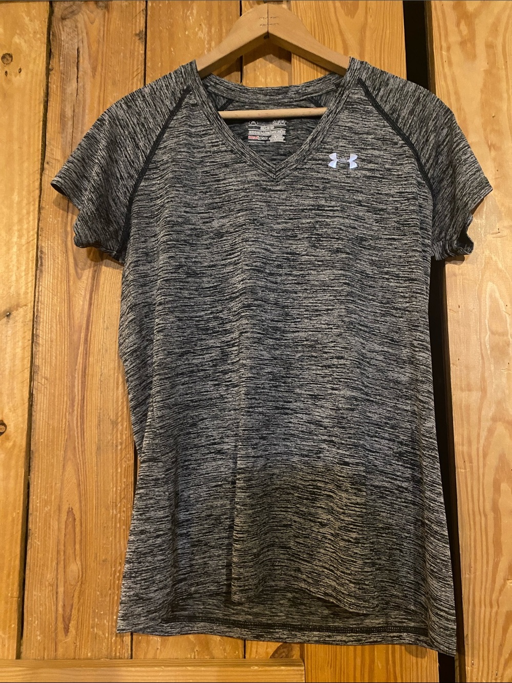 Under Armour Women's Heather Gray V-Neck Short Sleeve Training Tee